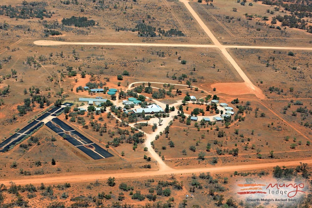 Mungo Lodge Airstrip Pilot Info